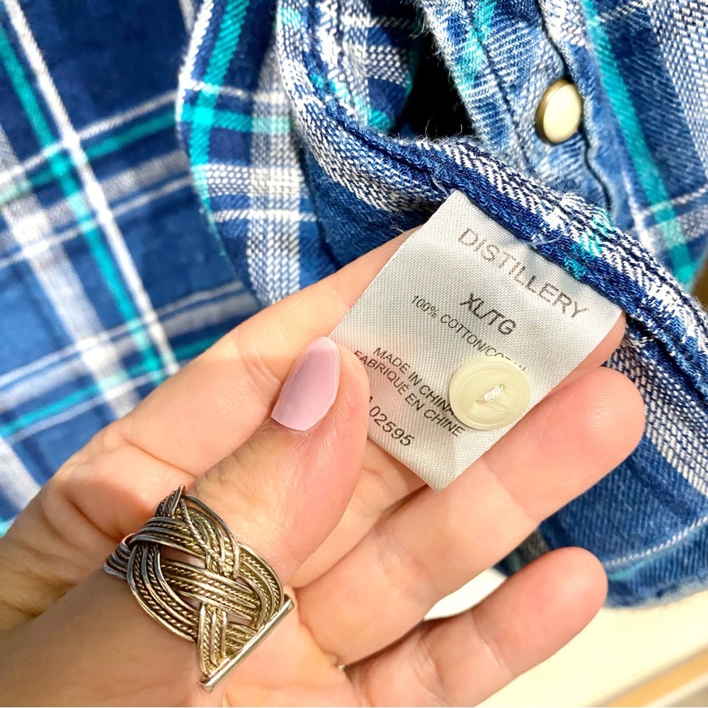Upcycled Native wildlife back detailing plaid boho shirt w western country vibe - Picture 10 of 12